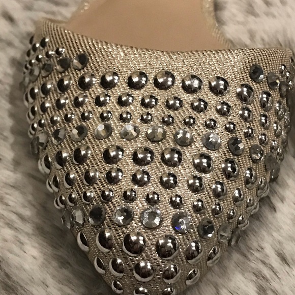 Like new fabric and jeweled flats - Picture 4 of 7